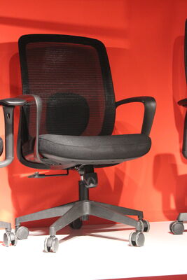 Good price Colors Can Be Customized Office Swivel Chair Featuring Black Wheels Comfortable Padding Adjustable Height and Tilt Ideal for Office Desk online