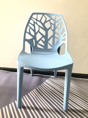 Good price Stackable Modern Plastic Chair Featuring Seat Dimensions 45 H 42 W 40 D cm for Event Venues Banquet Halls and Waiting Lounges online